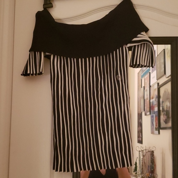 Black and White Stripped Off-the-Shoulder Sweater - Picture 3 of 4